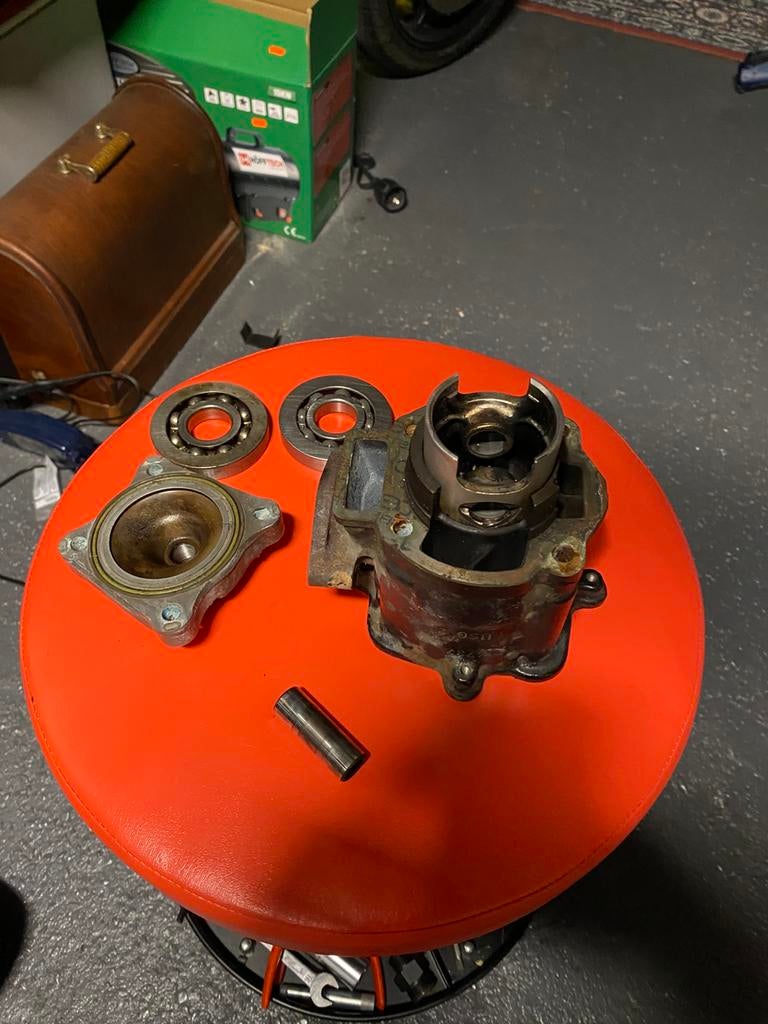 Piaggio 125cc lc cilinder, Ophalen of Verzenden, Zo goed als nieuw, Cilinder