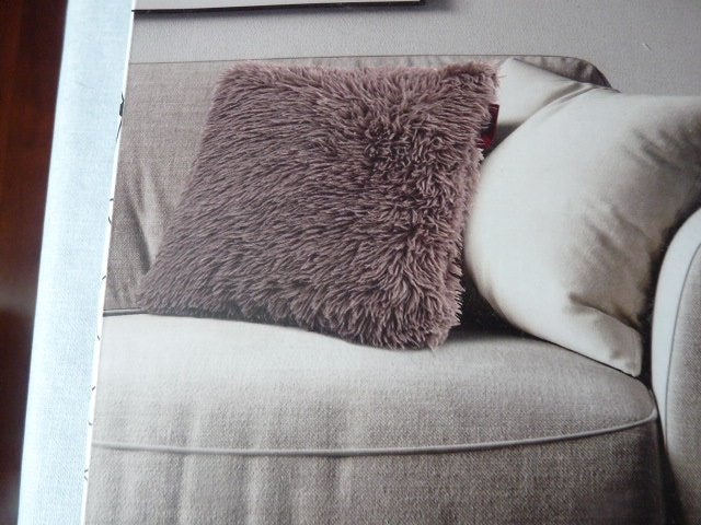 Beige fluffy kussen Elektrisch Draadloos Fluweelzacht  Nieuw, Ophalen of Verzenden, Nieuw, Beige, Vierkant