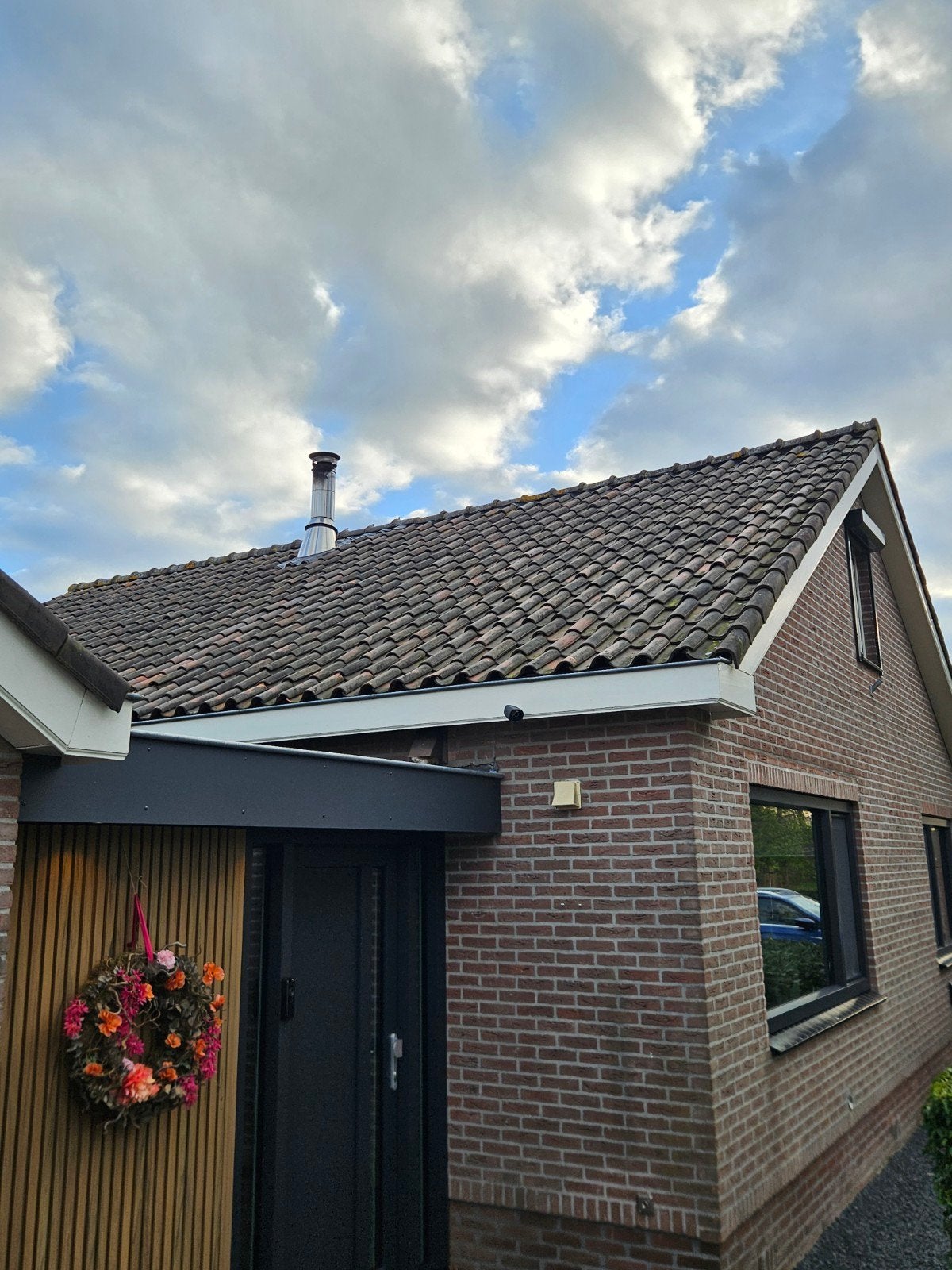 Te koop plm. 110m2 aan dakpannen, 18 meter nokvorsten, Doe-het-zelf en Verbouw, Dakpannen en Dakbedekking, Ophalen, Gebruikt, Steen of Klei