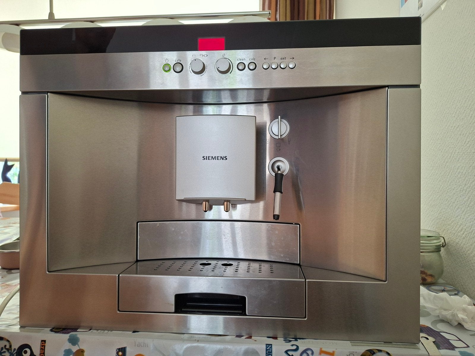 Siemens Inbouw Koffiemachine - TK68E571, Witgoed en Apparatuur, Koffiezetapparaten, Stoompijpje, Gebruikt, 10 kopjes of meer, Koffiemachine