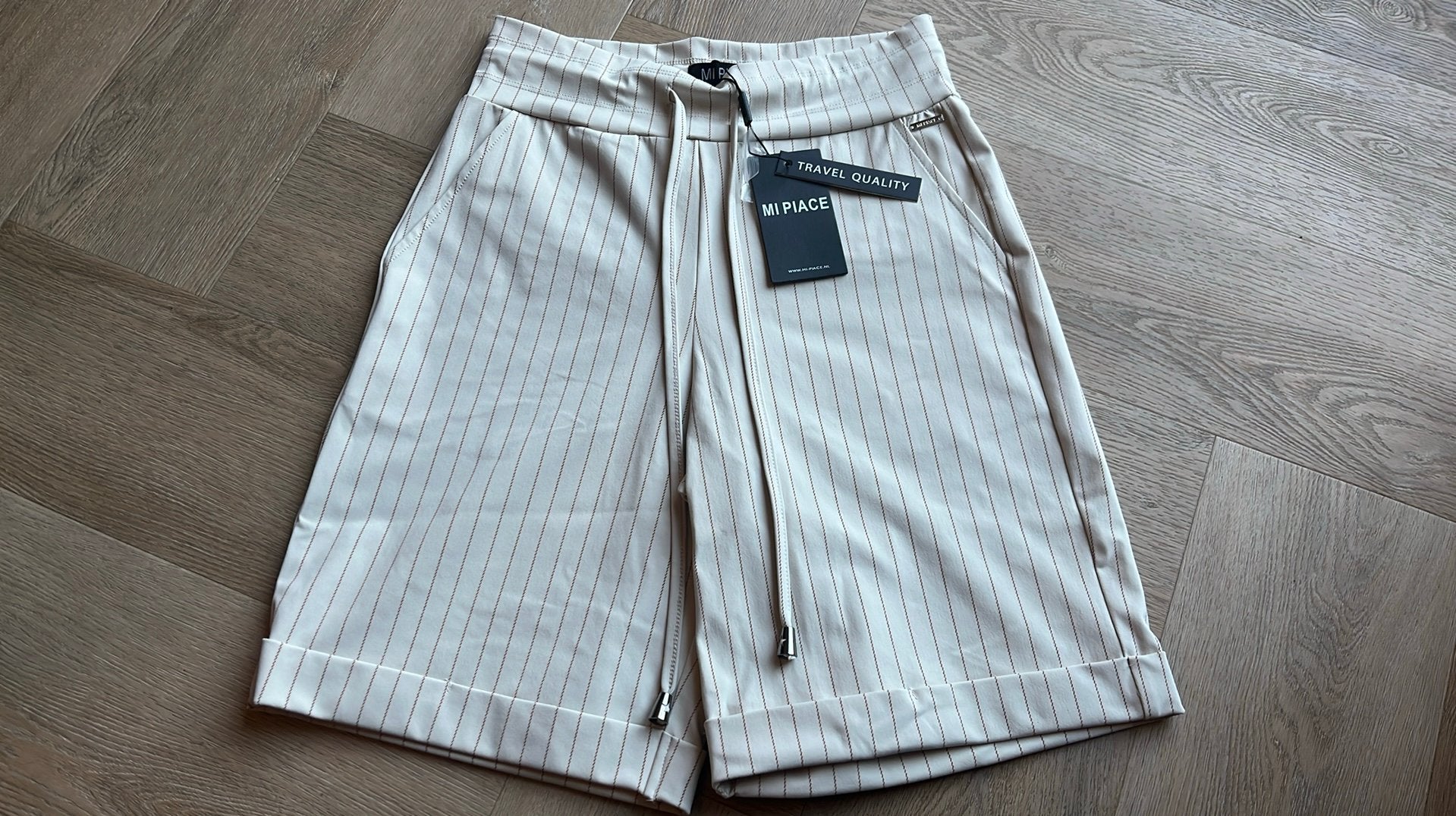 Dames korte broek maat XS Mi Piace, Kort, Beige, Nieuw, Ophalen of Verzenden
