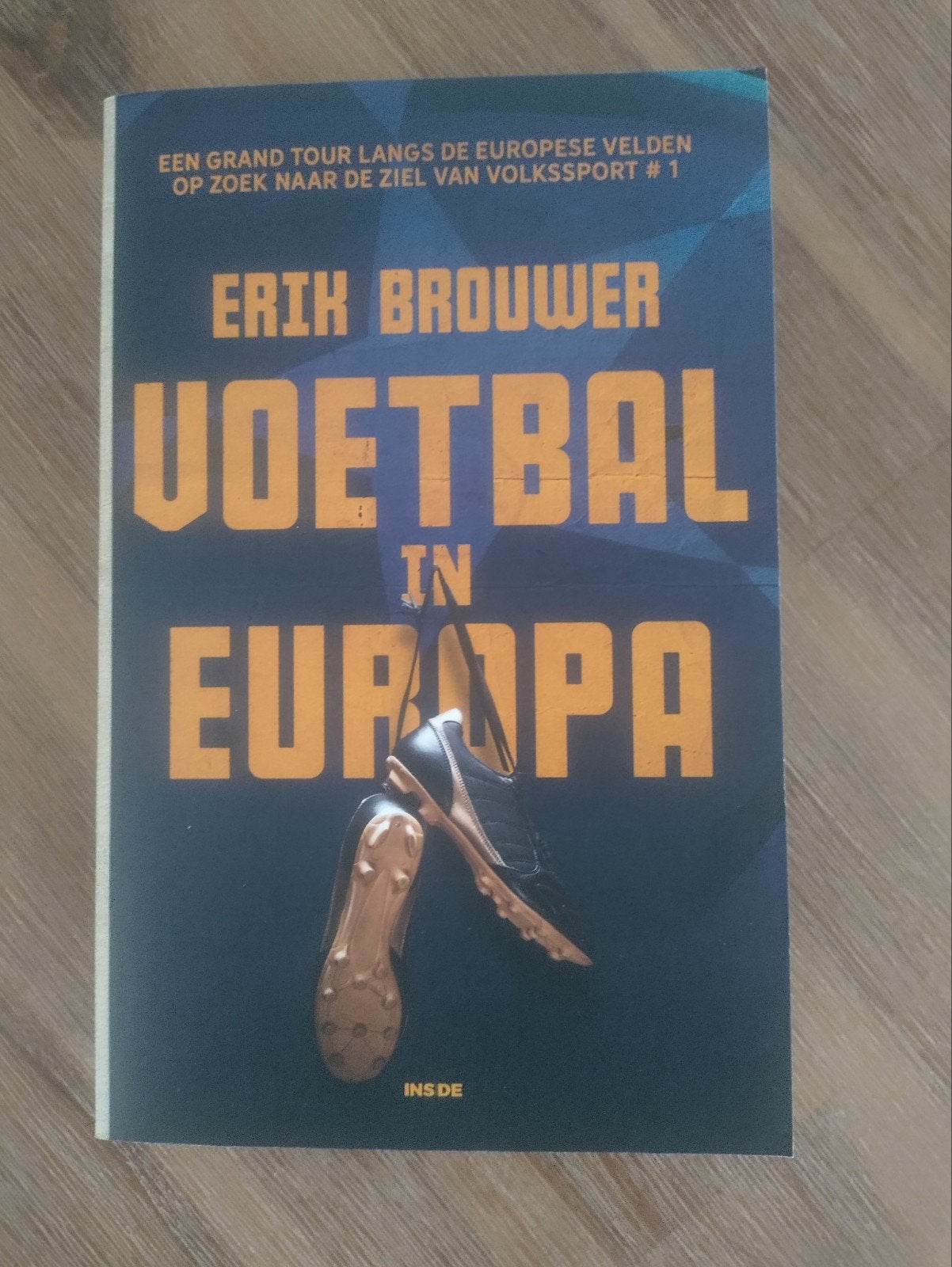 Erik Brouwer - Voetbal in Europa, Ophalen of Verzenden, Zo goed als nieuw, Balsport