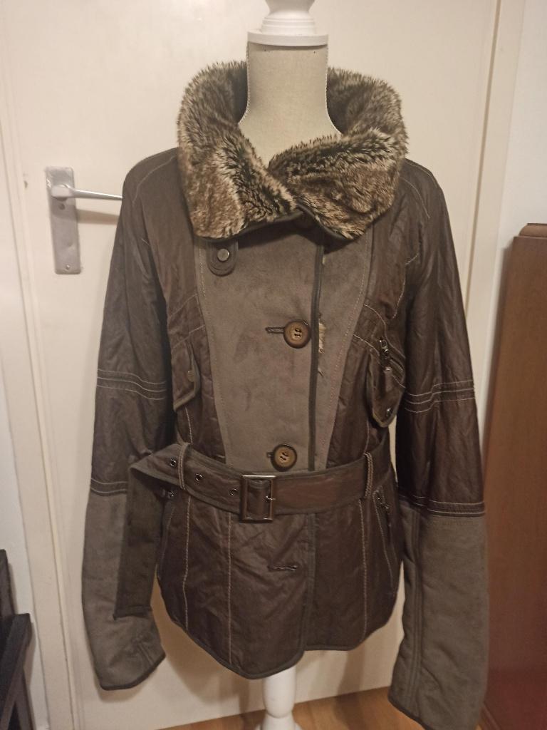 Trendy bruine winterjas jas met bont van Reset Women maat XL, Bruin, Verzenden, Maat 46/48 (XL) of groter, Zo goed als nieuw
