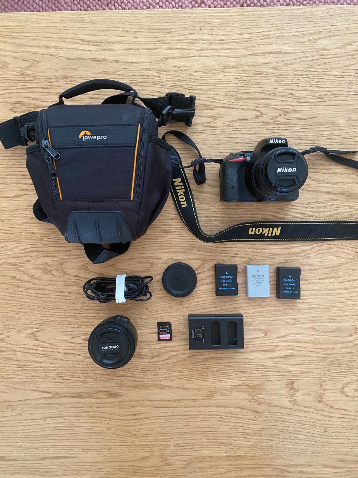 Nikon D5500 + 18-55mm + 50mm f/1.8 + accessoires, Audio, Tv en Foto, Fotocamera's Digitaal, Ophalen, Spiegelreflex, Geheugenkaart