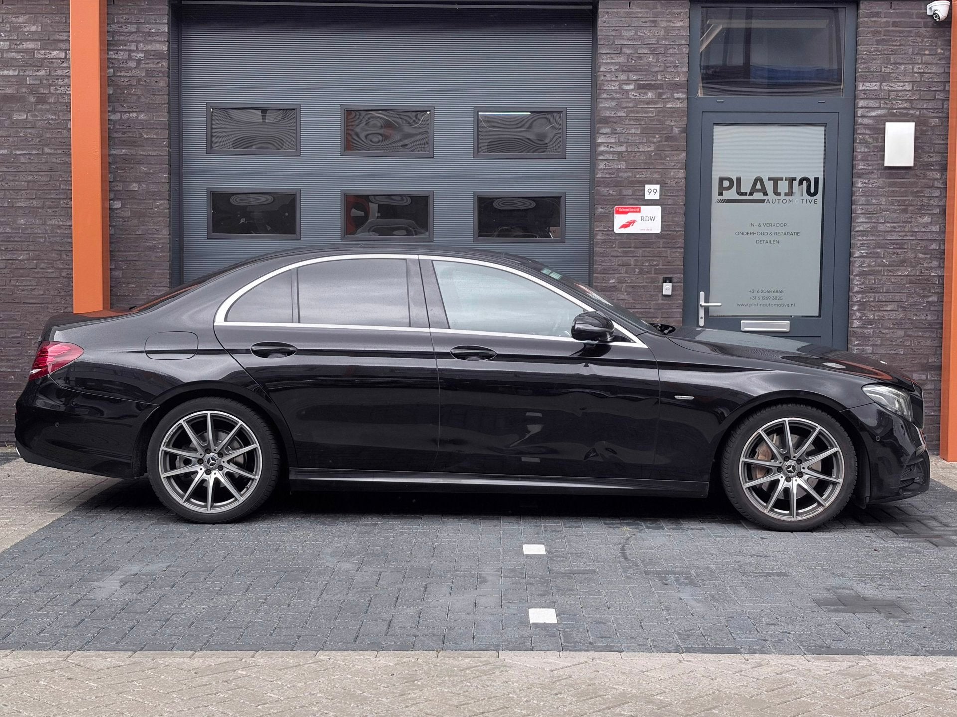 Mercedes-Benz E-klasse 220 d Business Solution Sport|Pano|BT, Auto's, Achterwielaandrijving, Gebruikt, Euro 6, 4 cilinders