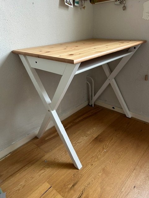 IKEA BOLLPOJKE bureau hout/wit – nette staat, Ophalen, Scandinavisch, Kinderbureau, Zo goed als nieuw