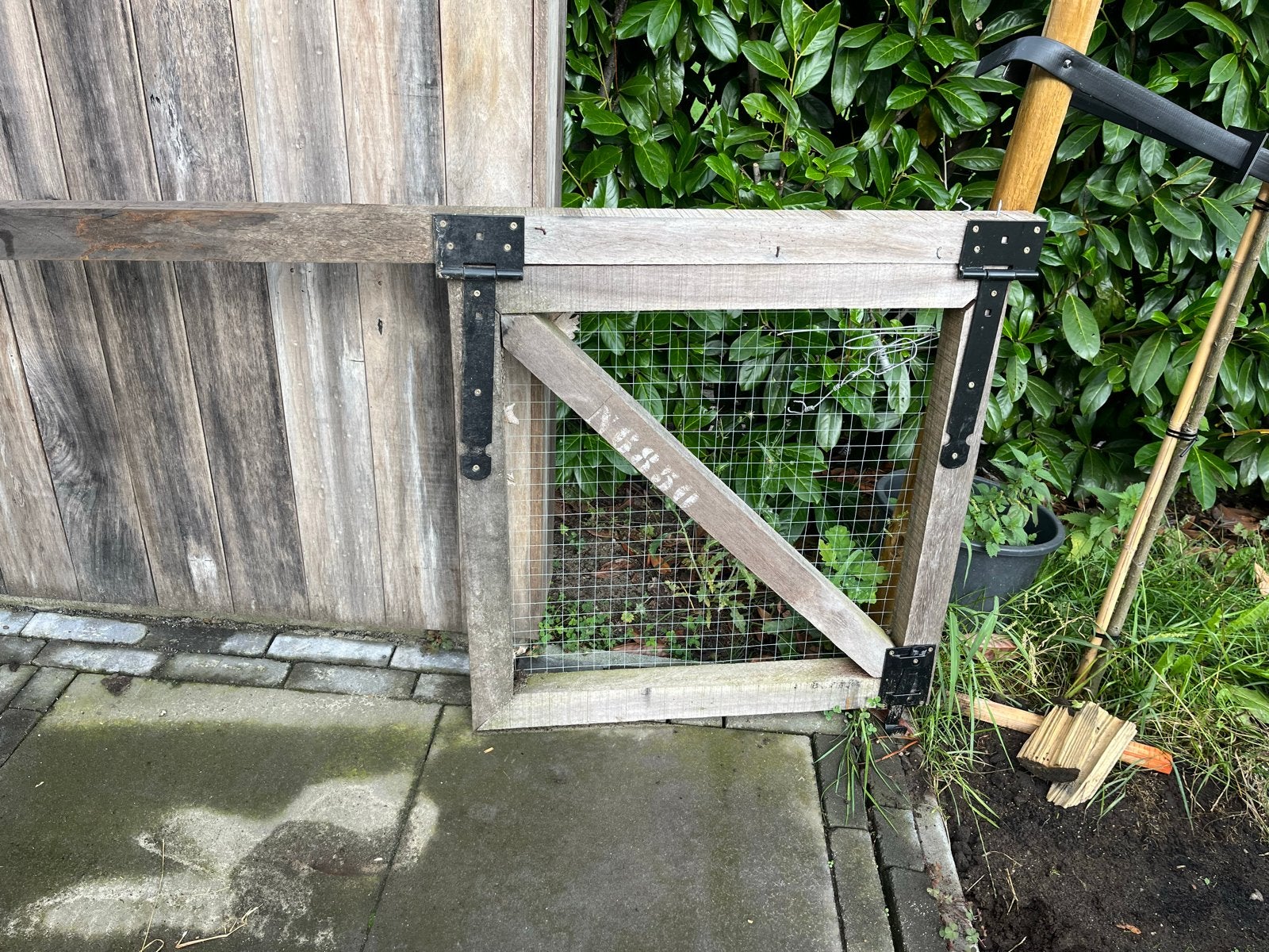 Hard houten tuinpoort met gaas, Ophalen, Met poort, Gebruikt, Tuinhek
