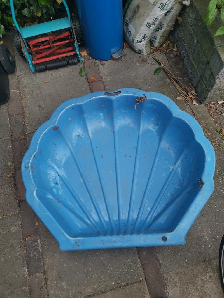 Blauwe schelp zandbak/zwembadje, Ophalen, Gebruikt