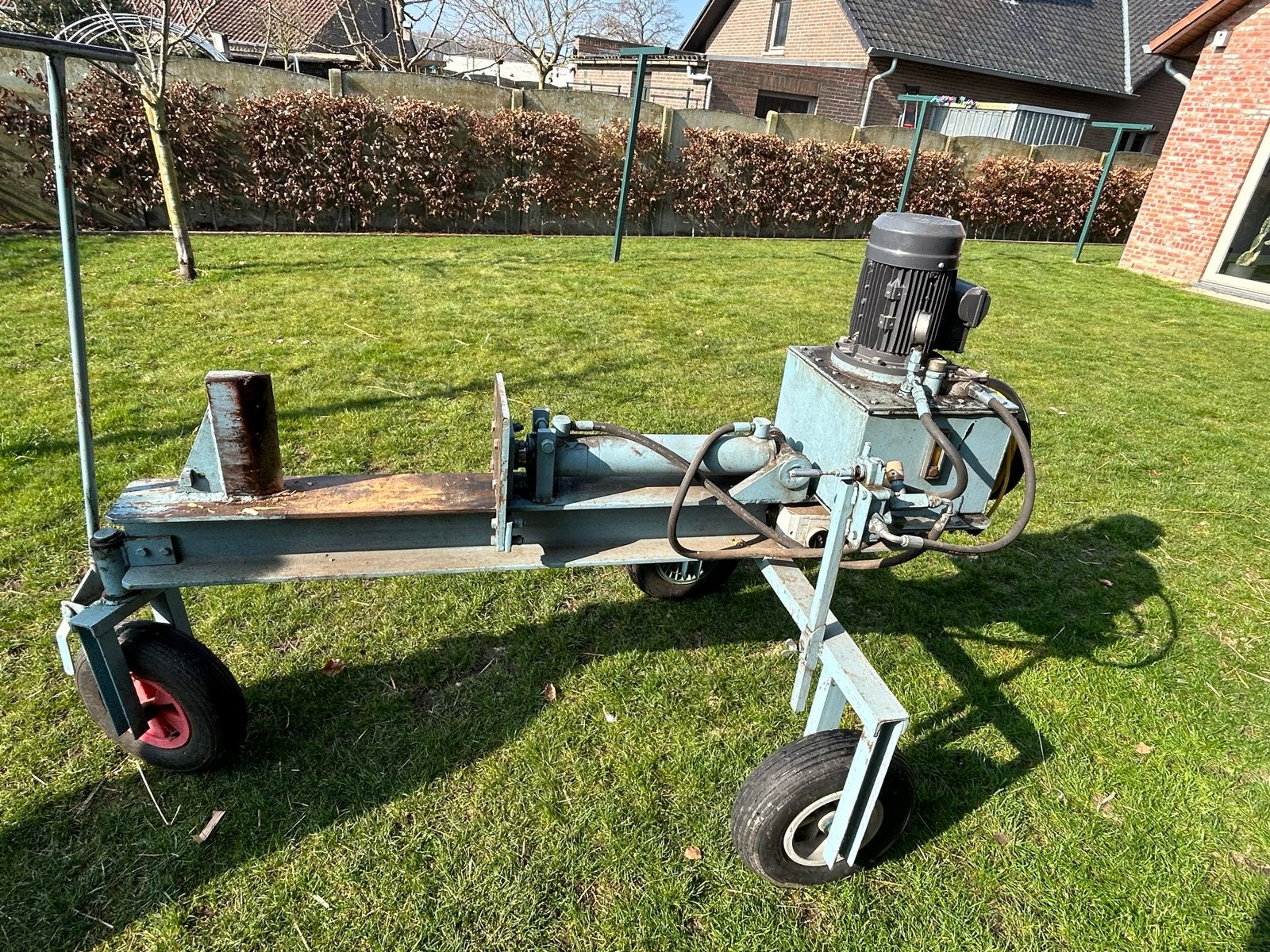 Robuuste Kliefmachine - Houtklover op wielen, Ophalen, Gebruikt, Elektrisch, Liggend