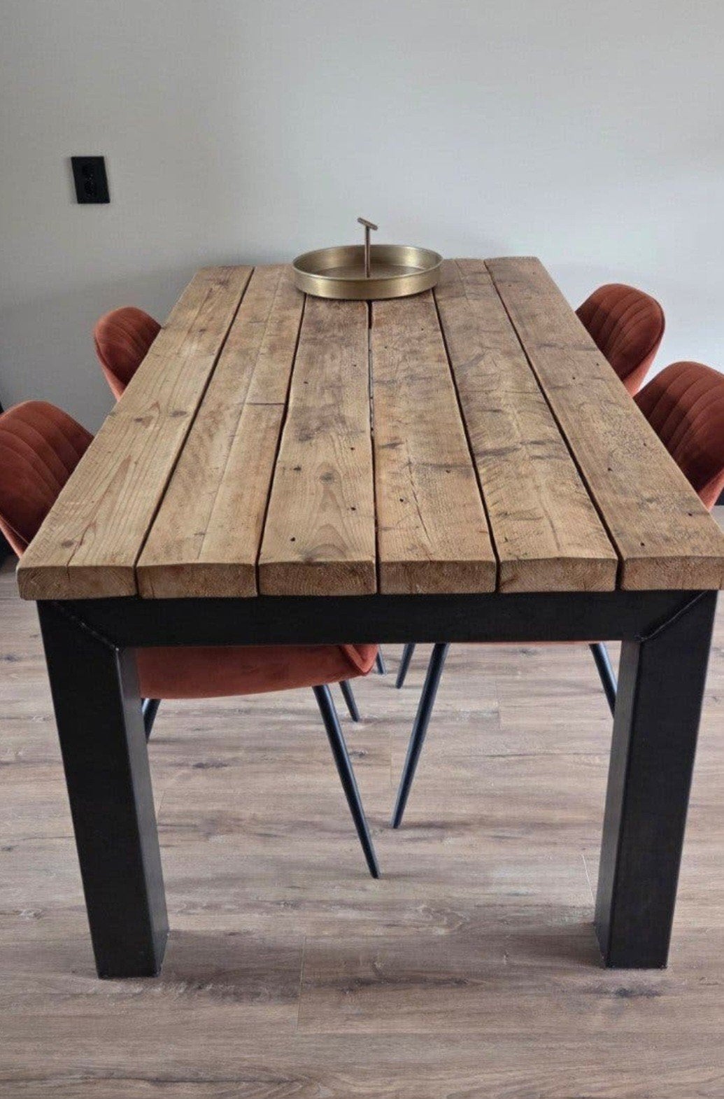 Robuuste eettafel van oud hout met metalen onderstel, Ophalen, Gebruikt, 50 tot 100 cm, 150 tot 200 cm