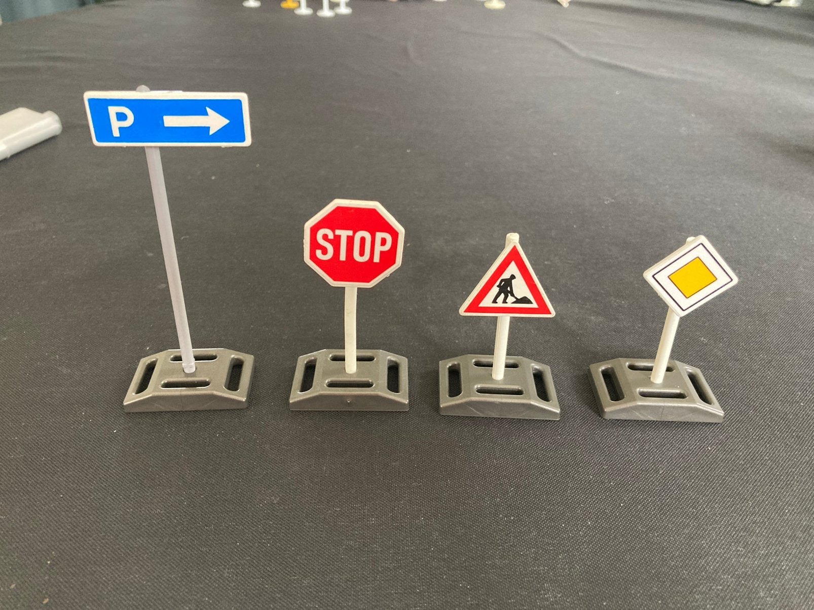 Playmobil verkeersborden., Ophalen of Verzenden, Zo goed als nieuw