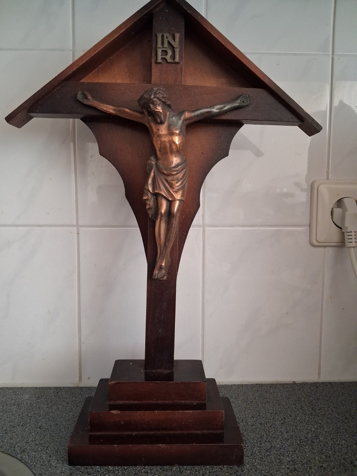 ANTIEK CRUCIFIX GOLGOTHA JEZUS AAN HET KRUIS OPSCHRIFT INRI, Antiek en Kunst, Antiek | Religie, Ophalen of Verzenden