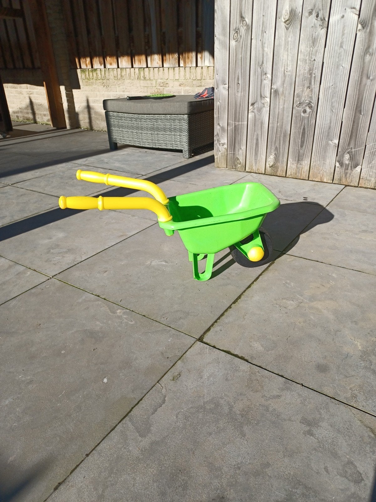 Kinderkruiwagen van plastic - groen/geel, Ophalen of Verzenden