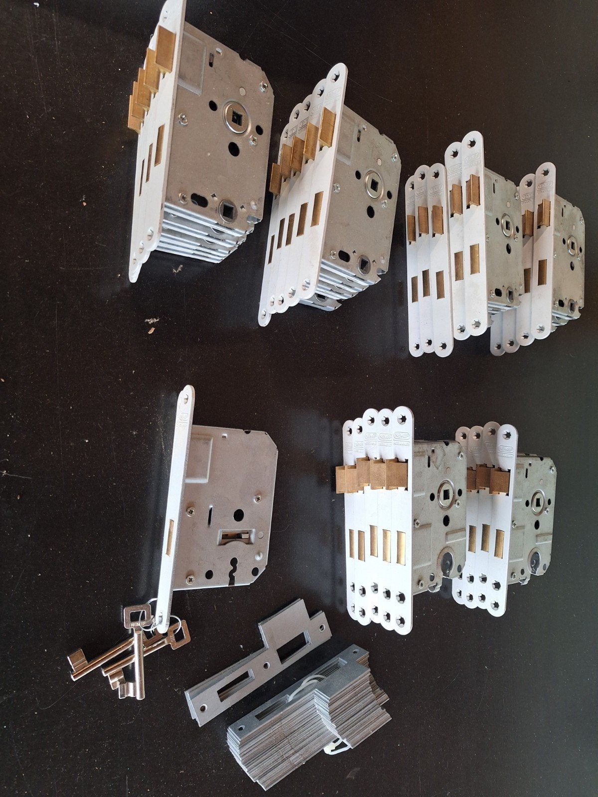 Nemef 1200 serie sloten (WC, cilinder, kast) + sluitplaten, Ophalen of Verzenden, Nieuw, IJzer, Slot