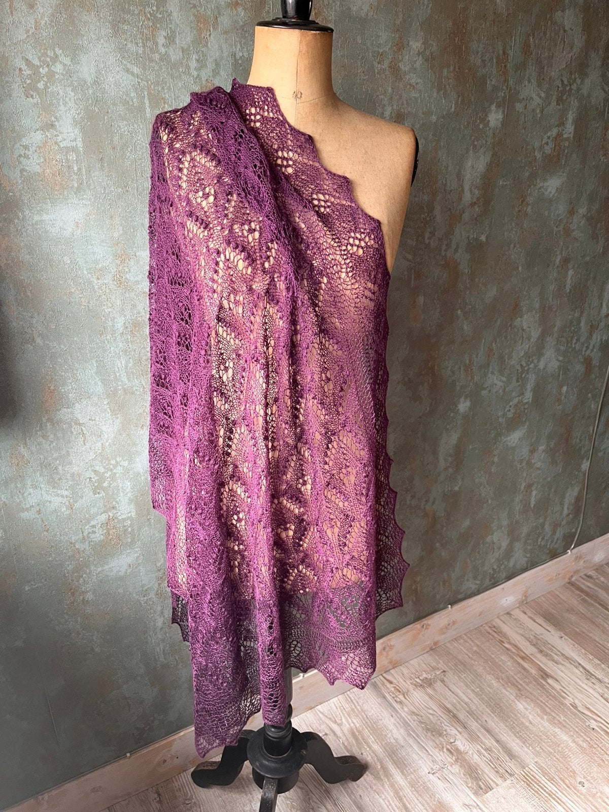 Handgebreide “Haapsalu Shawl/Stola/Omslagdoek, Ophalen of Verzenden, Nieuw, Paars, Overige typen