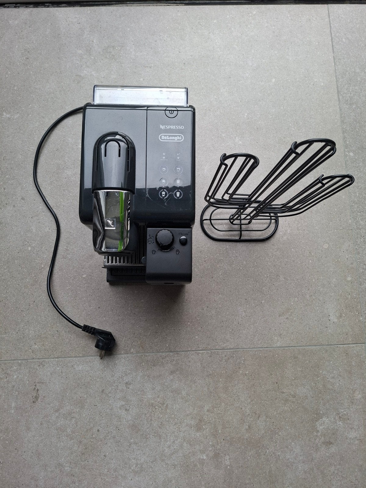 Nespresso De'Longhi koffiemachine in goede staat, Witgoed en Apparatuur, Koffiezetapparaten, Gebruikt, Koffiemachine, Ophalen of Verzenden