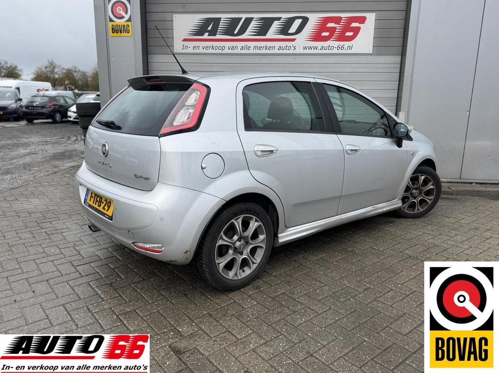 Fiat Punto Evo 0.9 TwinAir Lounge, Auto's, Voorwielaandrijving, Euro 5, Gebruikt, Zwart
