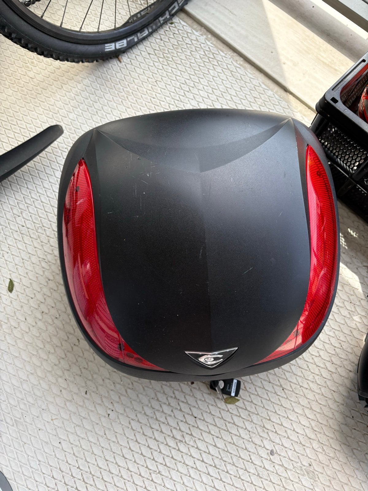 Coocase Wizard topkoffer met remlichten en slot, Ophalen, Gebruikt