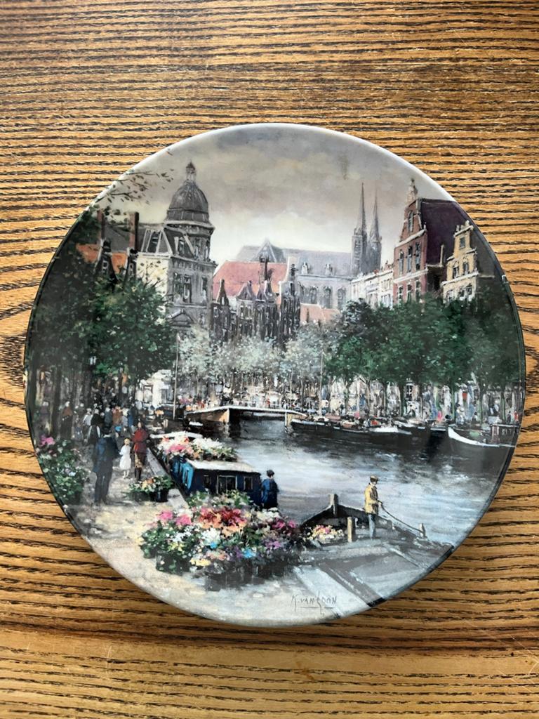 Royal Mosa Sierbord "De Amsterdamse Bloemengracht" 1990, Ophalen of Verzenden