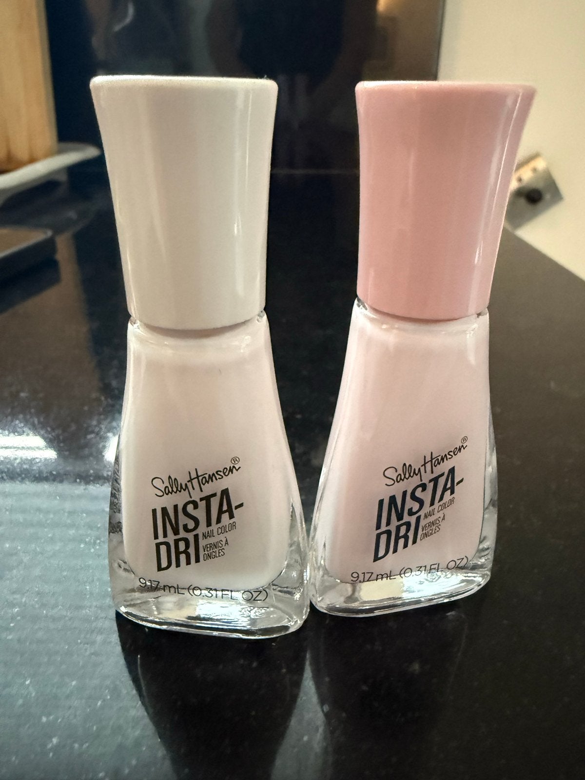 Sally Hansen Insta-Dri Nagellak - Pink Pursuit & In a Blush, Nieuw, Ophalen of Verzenden, Handen en Nagels, Make-up