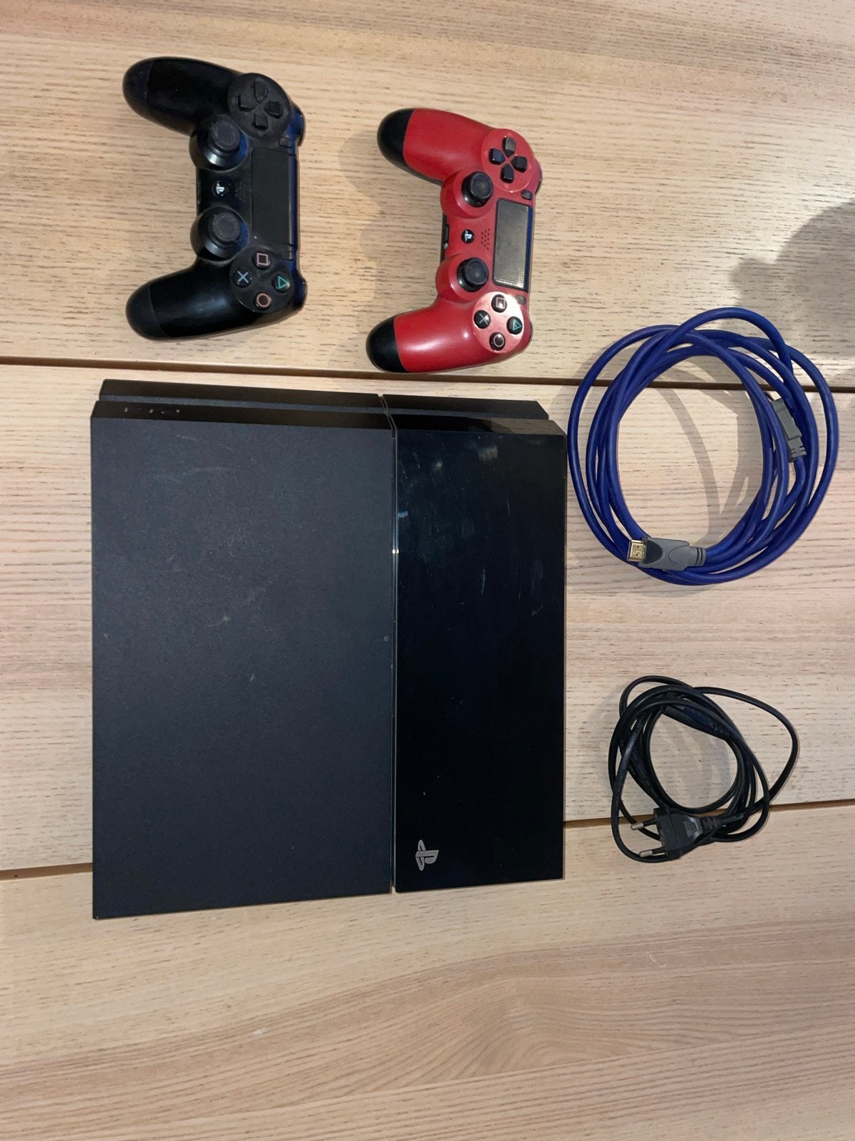 PS4 met 2 controllers (waarvan 1 goed werkt), Ophalen of Verzenden, Gebruikt, Met 2 controllers