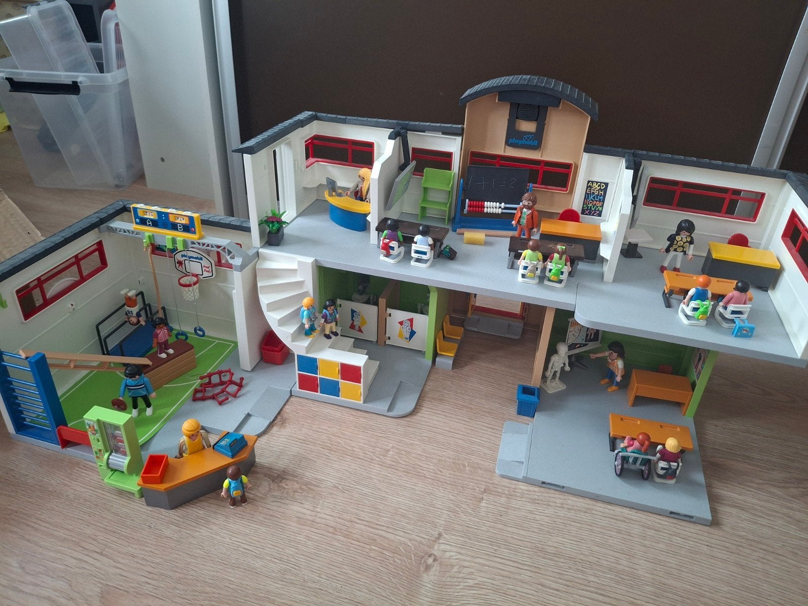 Playmobil School met extra lokaal en gymzaal, Gebouw, Complete set, Ophalen of Verzenden, Zo goed als nieuw