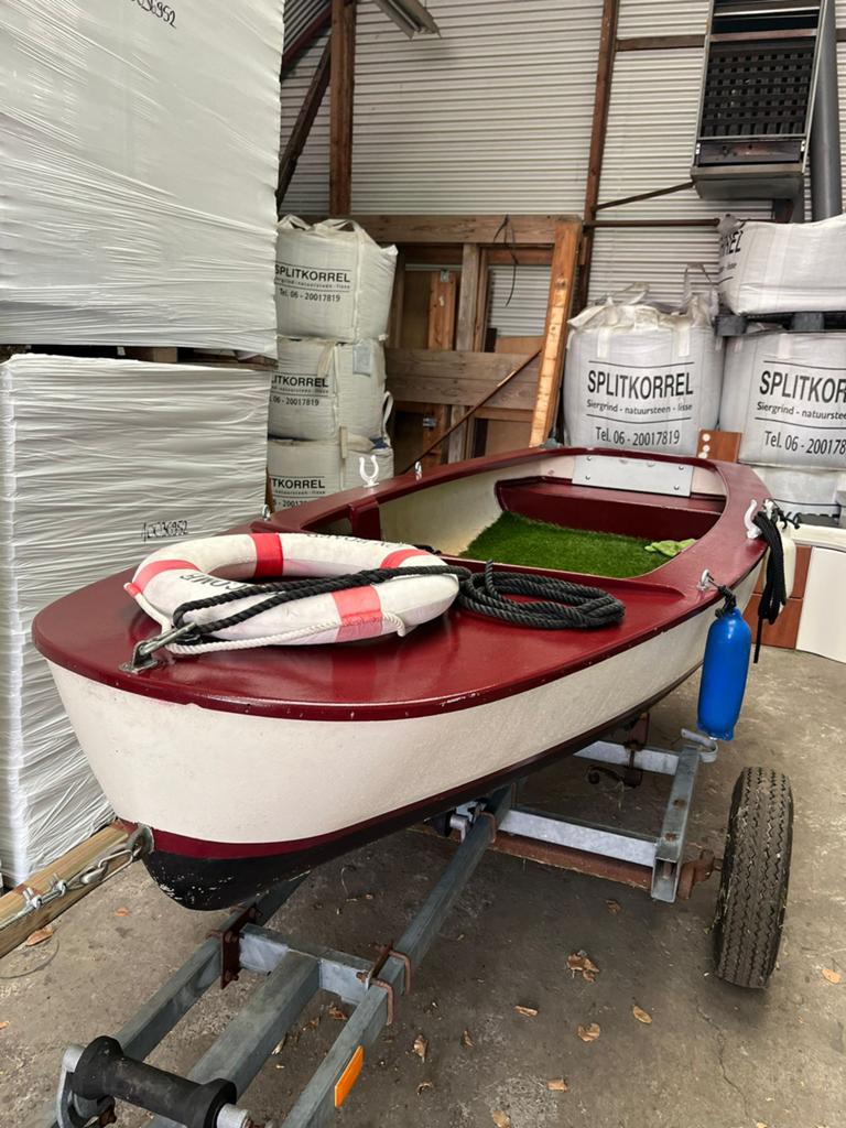 Leuke boot, Ophalen, Zo goed als nieuw, Rechthoekig