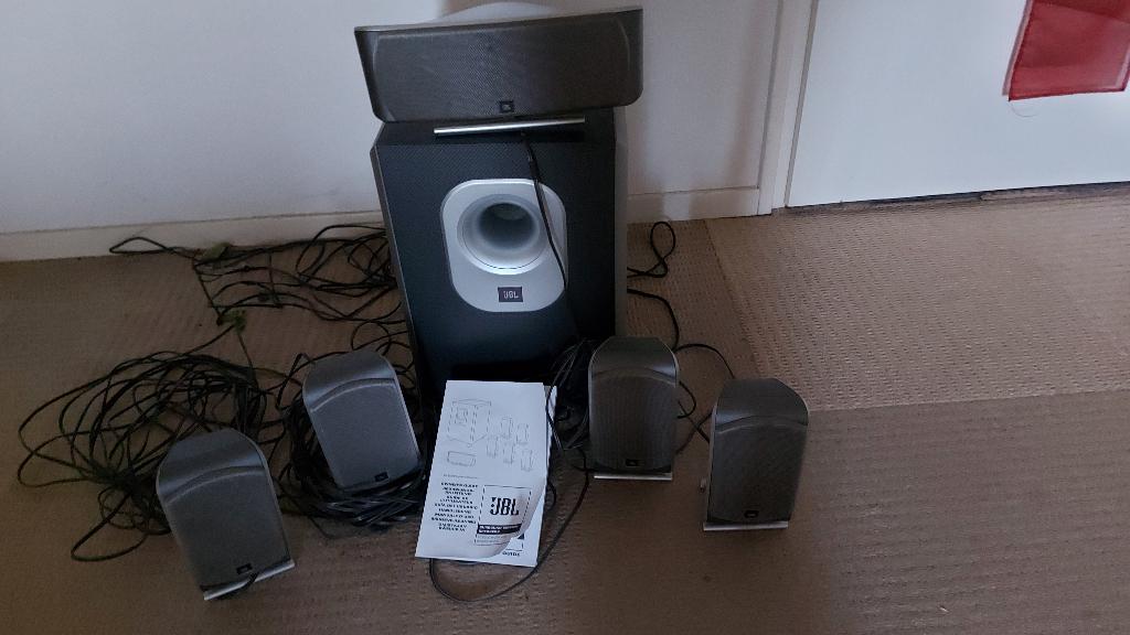 JBL SUB200/230 Subwoofer - met 5 boxen, Ophalen, Gebruikt, 120 watt of meer, Subwoofer