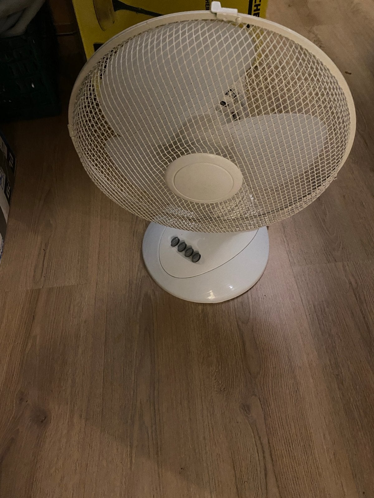 Witte tafelventilator - Ideaal voor verkoeling, Witgoed en Apparatuur, Ophalen, Gebruikt, Tafelventilator