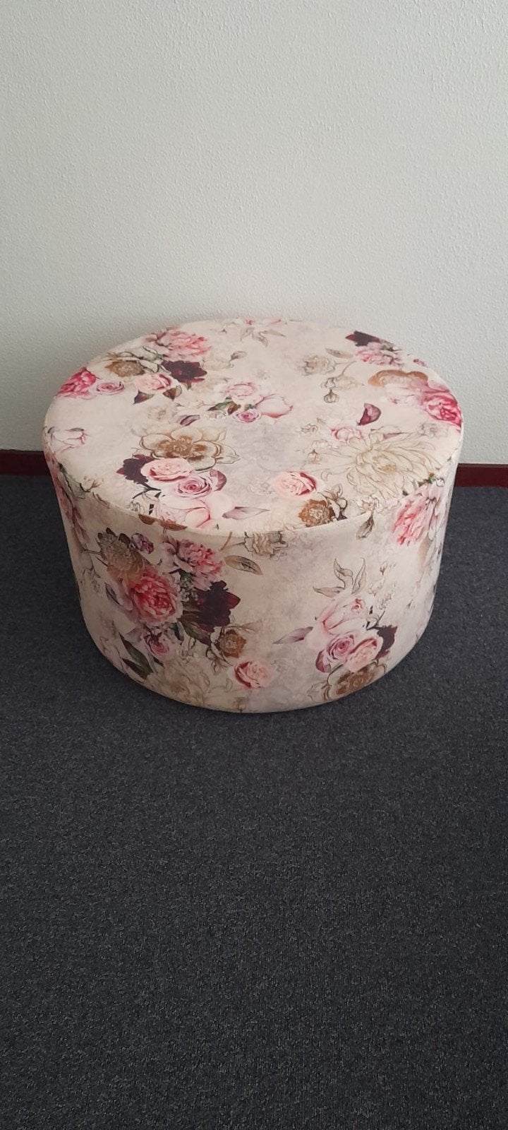 Velvet poef 60 x 35 cm hoog  nieuw, Ophalen, Zo goed als nieuw, 50 tot 75 cm, 50 tot 75 cm