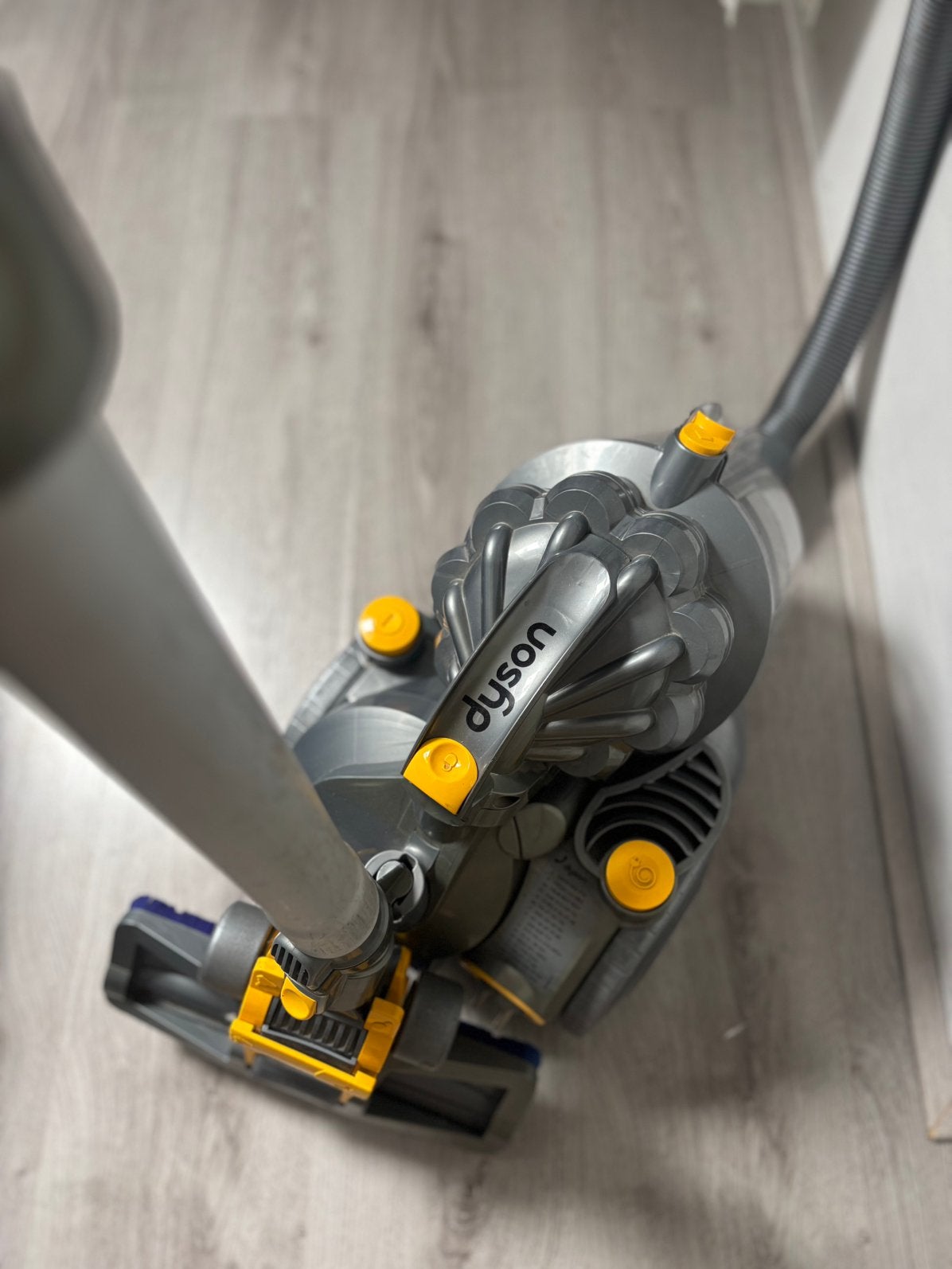 Dyson stofzuiger, Witgoed en Apparatuur, Stofzuigers, Ophalen, Zo goed als nieuw, 1200 tot 1600 watt