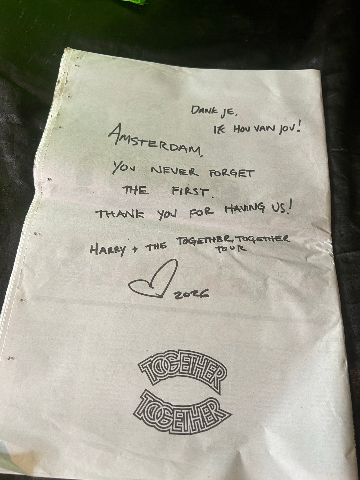 Het Parool krant met Harry Styles handgeschreven tekst, Ophalen of Verzenden, Zo goed als nieuw, Krant
