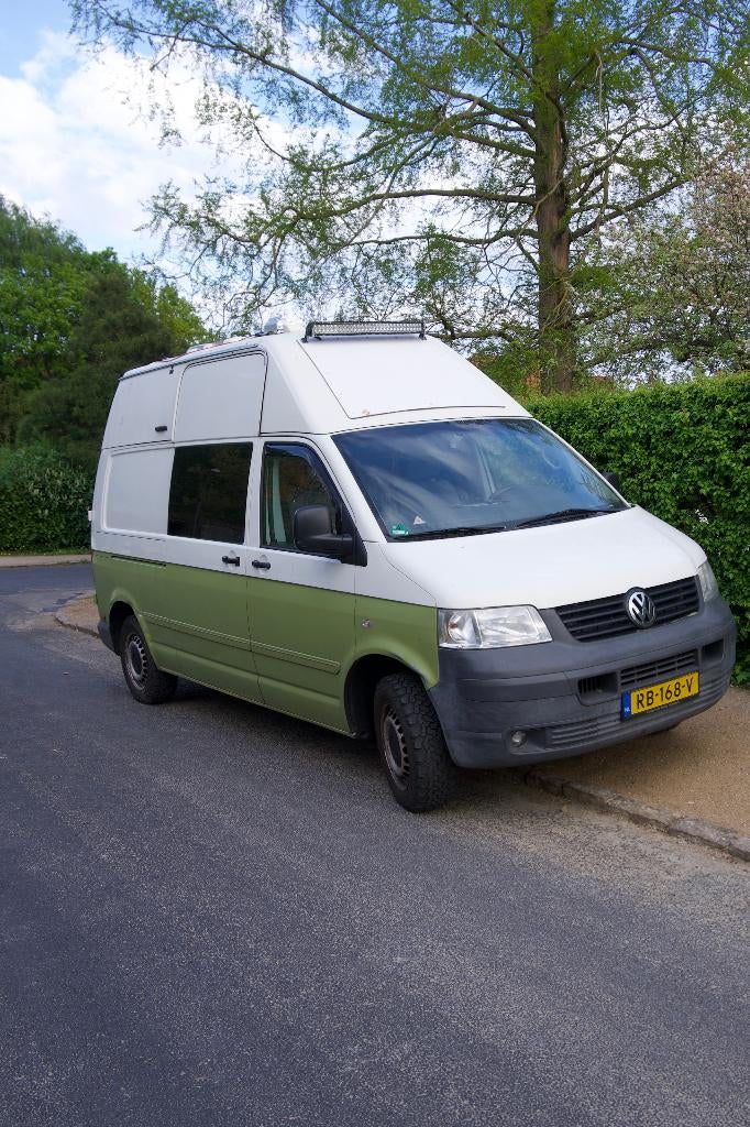 Offgrid 4WD-zelfbouwcamper vw t5 camper bus, Automaat, Buscamper of Camperbus, Volkswagen, Dakluik