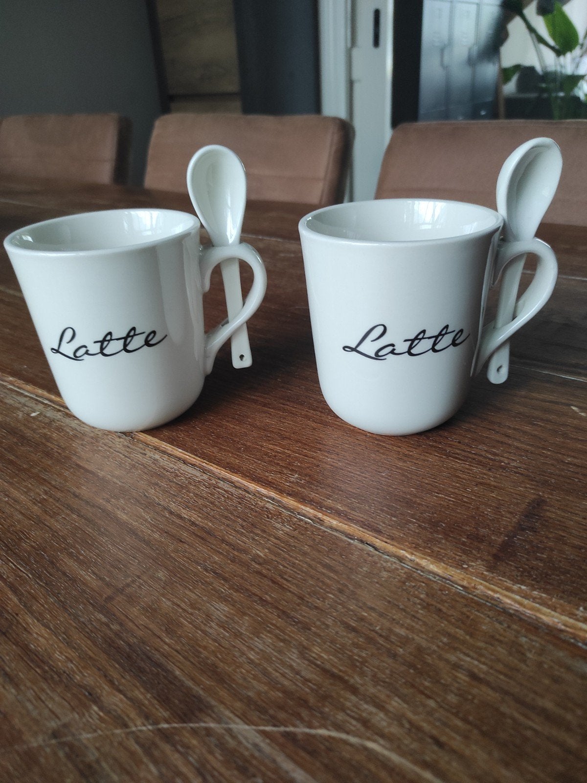 Riviera Maison latte mokken, Ophalen of Verzenden, Zo goed als nieuw, Overige stijlen, Kop(pen) en/of Schotel(s)