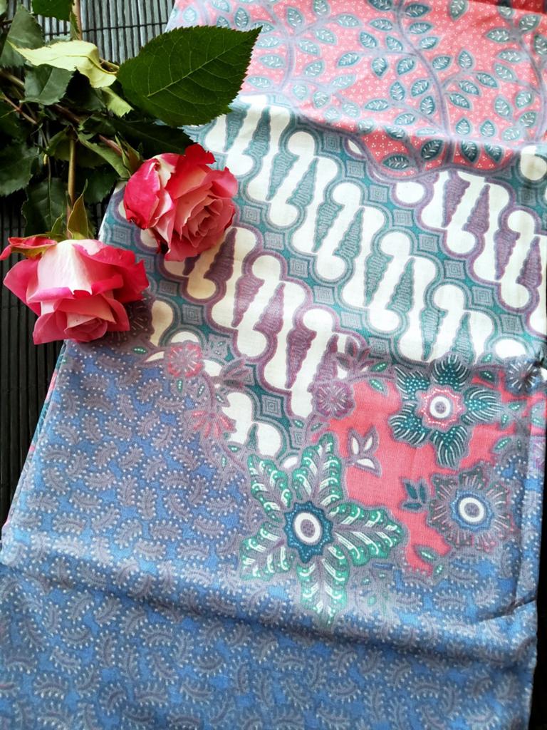 Batik Sarong/ lap/ stof Pastel Indonesië #1641, Hobby en Vrije tijd, Overige kleuren, Verzenden, Nieuw, 30 tot 120 cm