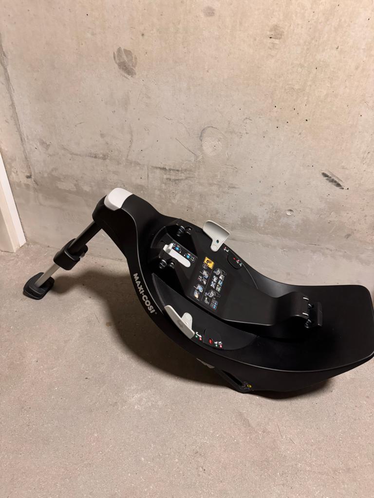 Maxi-Cosi Pebble 360 Pro met FamilyFix 360 Pro Base, Verstelbare rugleuning, Ophalen of Verzenden, Zo goed als nieuw, Isofix