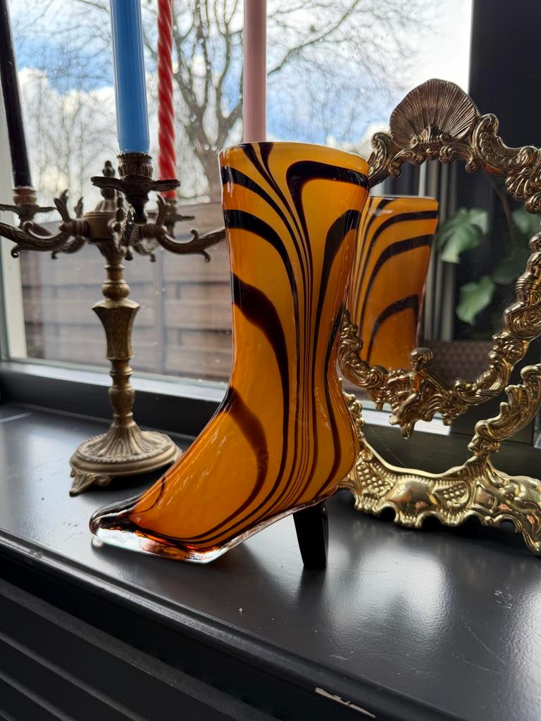 Unieke Murano glazen laars vaas - Oranje/zwart swirl, Antiek en Kunst, Ophalen of Verzenden