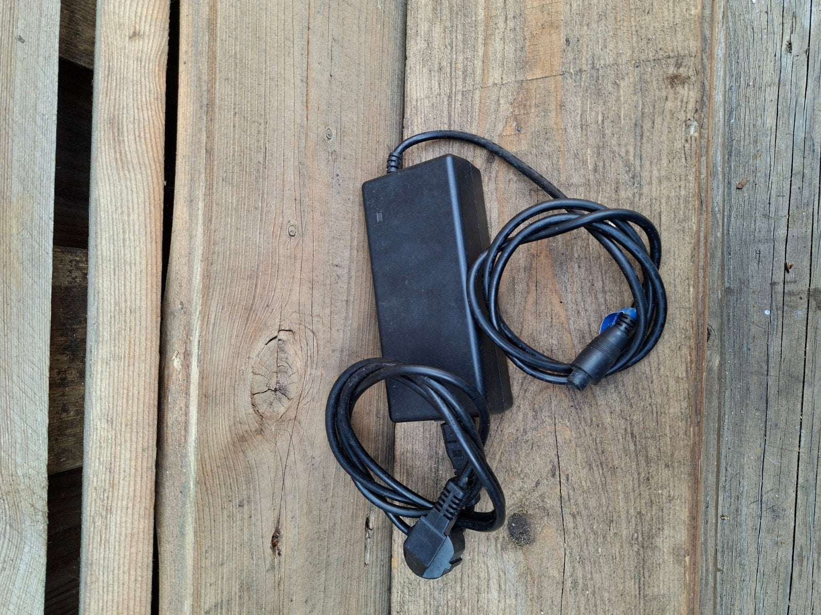 Batavus/sparta oplader 5 pins voor een B300 of B400 accu, Fietsen en Brommers, Ophalen of Verzenden, Gebruikt