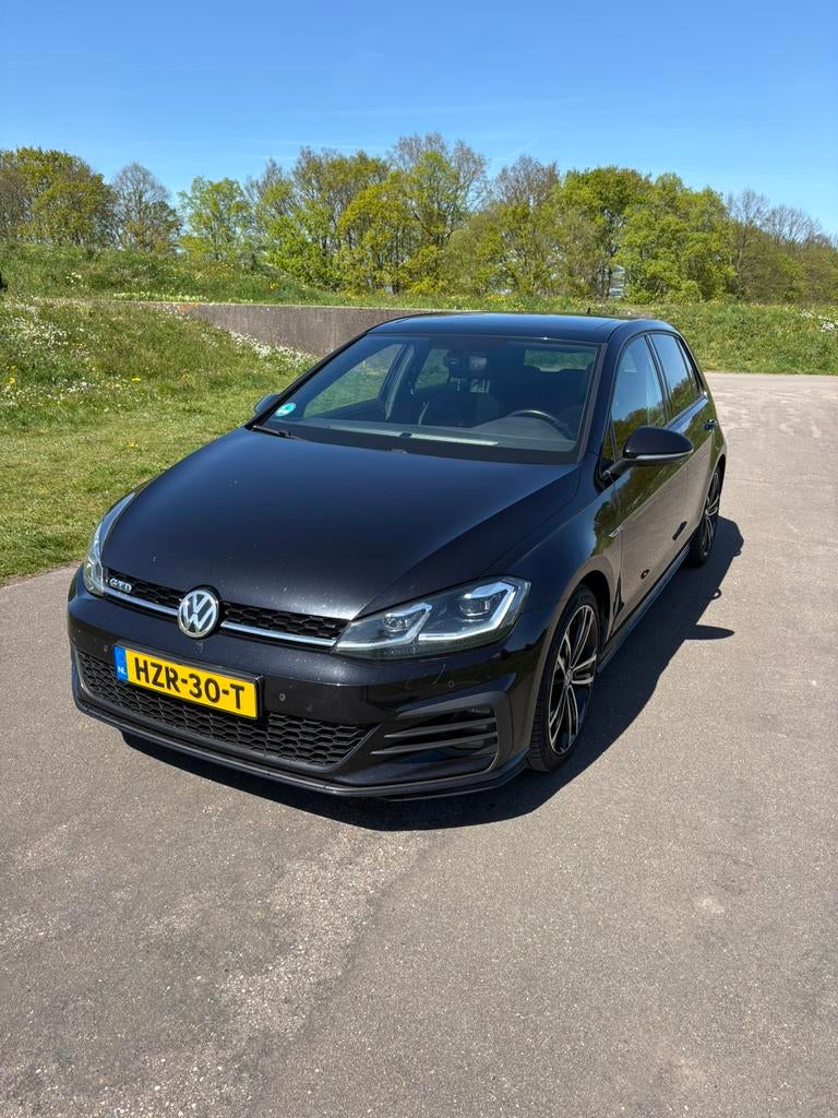 Volkswagen Golf 7.5 GTD 2.0 TDI 184pk 7-DSG 2018 Zwart, Adaptive Cruise Control, Alcantara, Zwart, Bedrijf