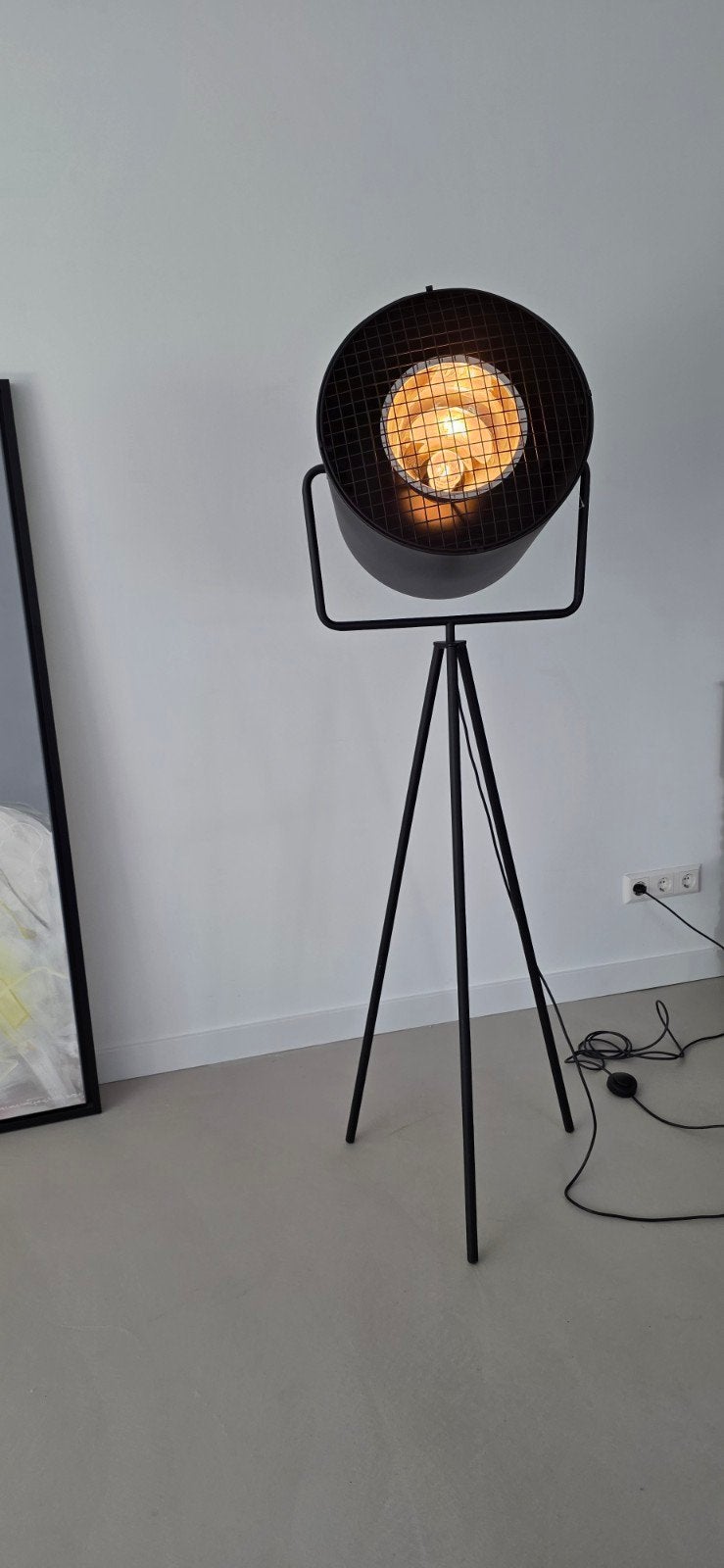 Last vloerlamp Zero - Zwart, industrieel design, Huis en Inrichting, Ophalen, 150 tot 200 cm