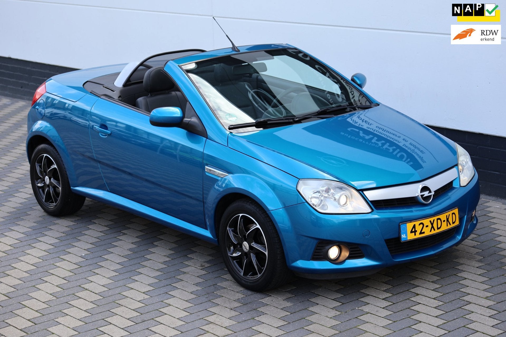 Opel Tigra TwinTop 1.8-16V Sport 125PK Leder Airco NAP !, Auto's, Opel, 125 pk, Gebruikt, Zwart, 4 cilinders