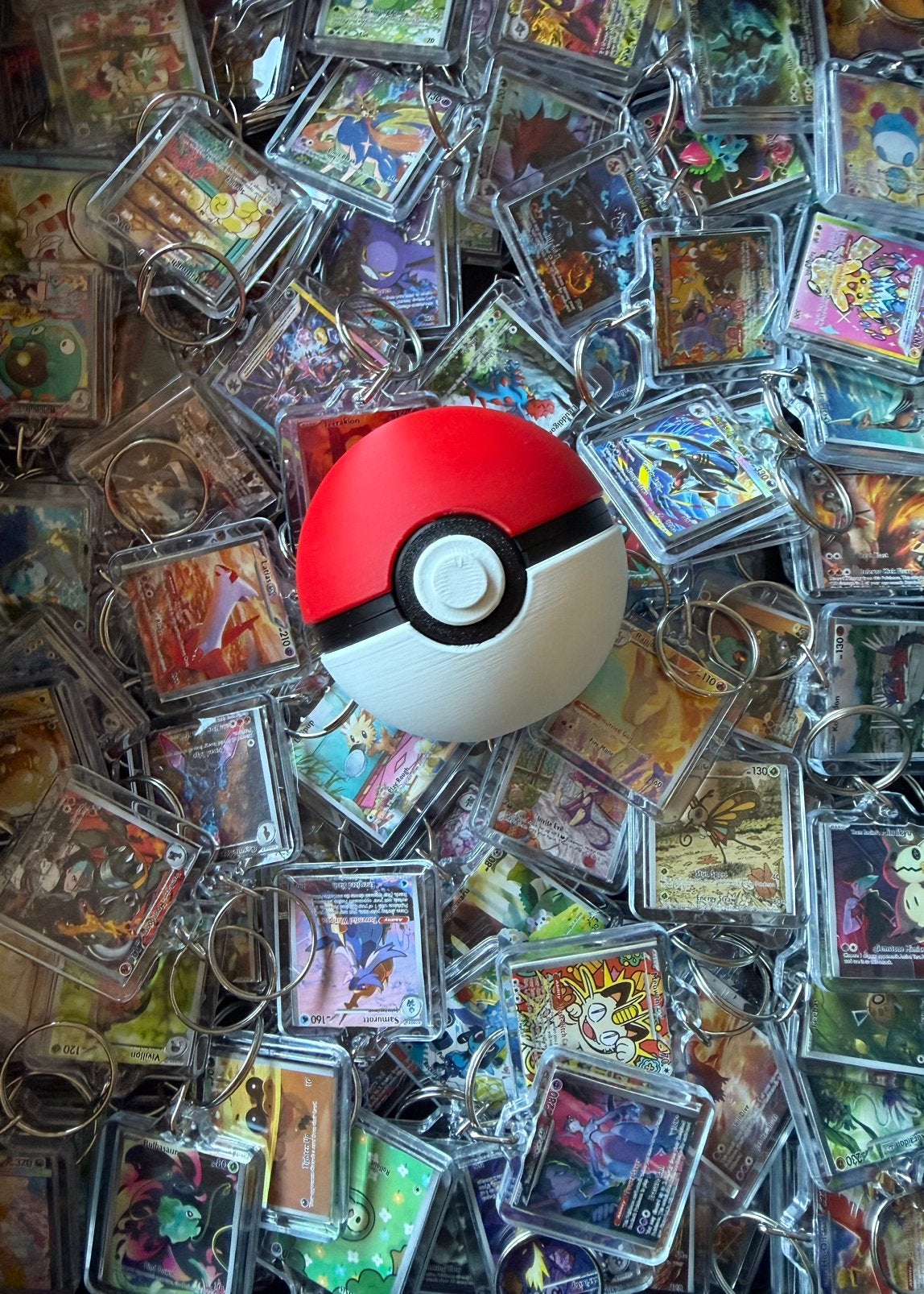 Pokemon pokeball met mystery sleutelhanger en sticker erin, Ophalen of Verzenden, Nieuw