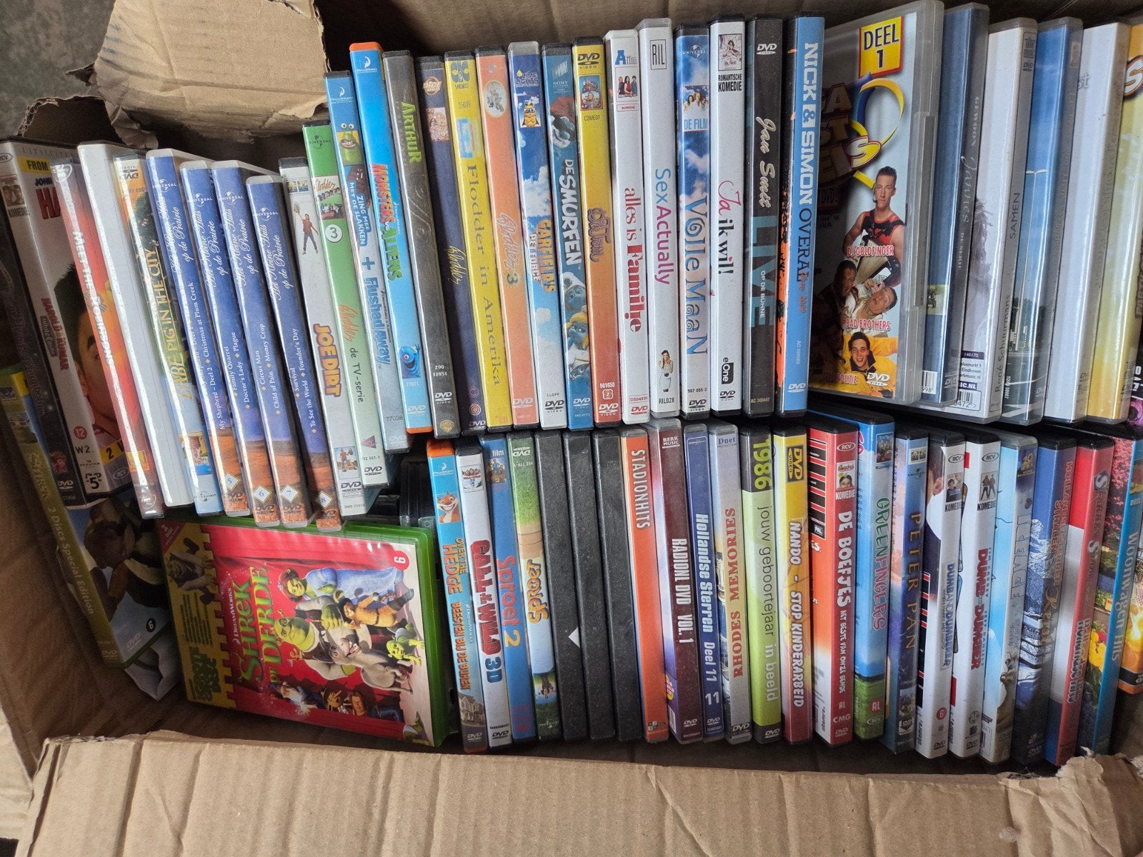 Grote doos vol kinder DVD's en familiefilms, Gebruikt, Animatie, Alle leeftijden, Ophalen of Verzenden