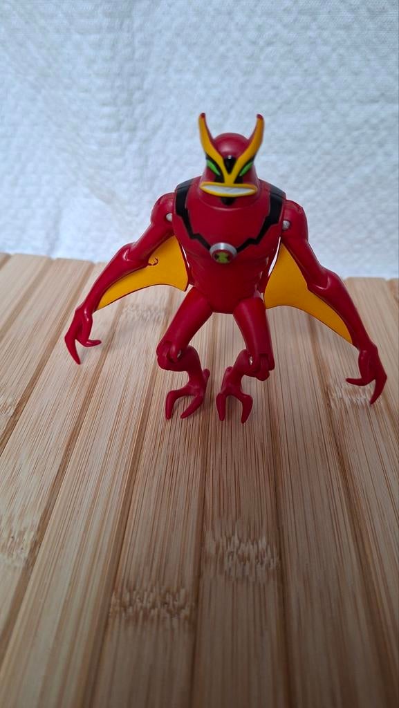 Ben 10 Jetray actiefiguur, Ophalen of Verzenden, Zo goed als nieuw