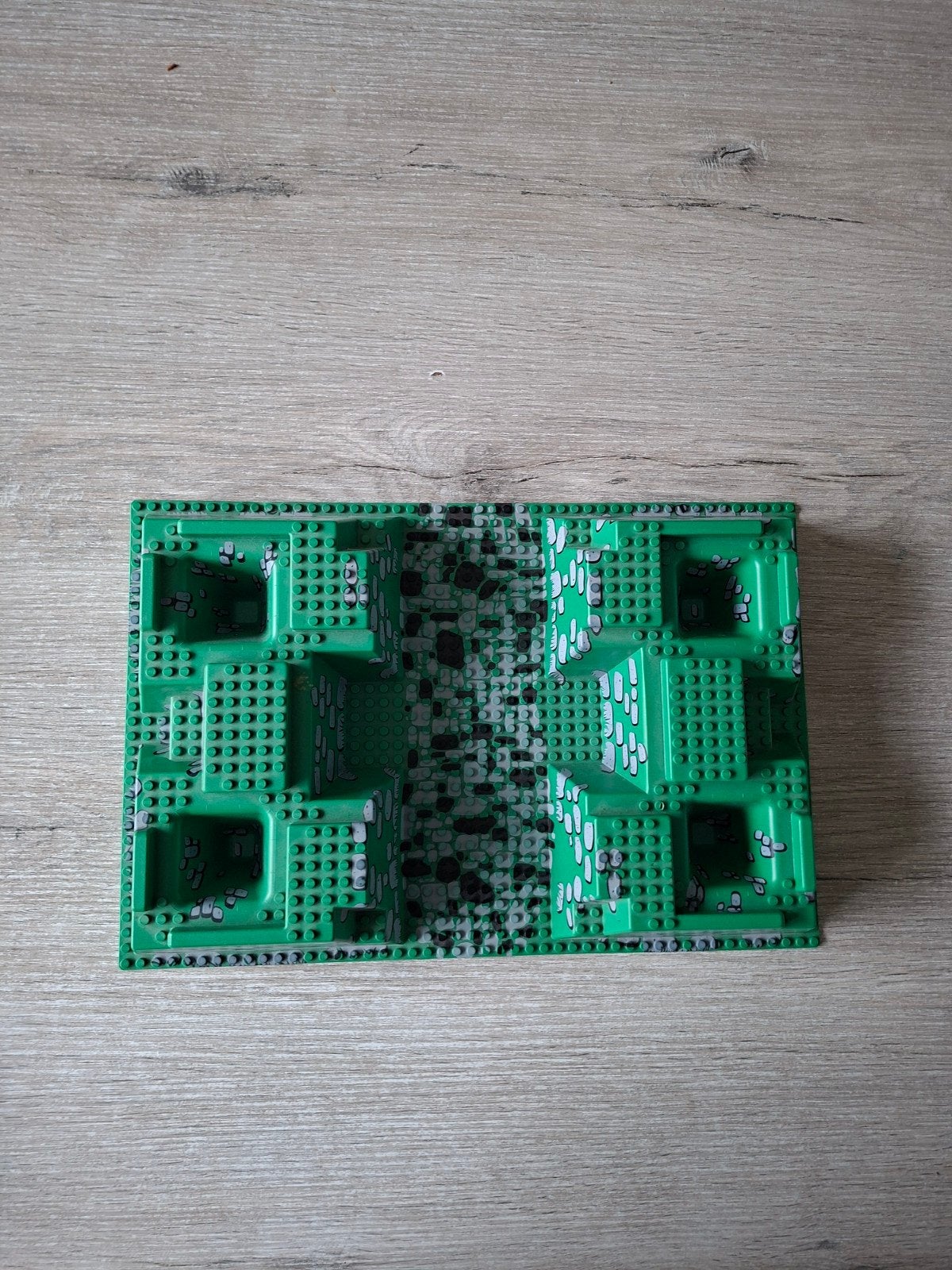 Groene bouwplaat met reliëf voor kasteel, Ophalen of Verzenden, Gebruikt