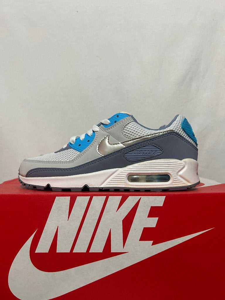 NIEUW! Maat 40,5 - Nike Air Max 90 SE Platinum Ashen Slate, Overige kleuren, Verzenden, Nieuw, Sneakers of Gympen