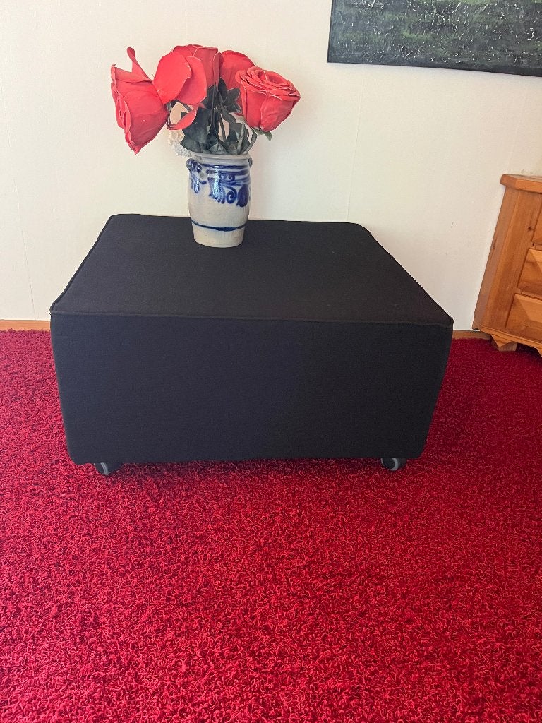 SNEL WEG: vierkante poef op wielen 82x82 cm, Huis en Inrichting, Tafels | Bijzettafels, Vierkant, Nieuw, Ophalen, 45 tot 60 cm