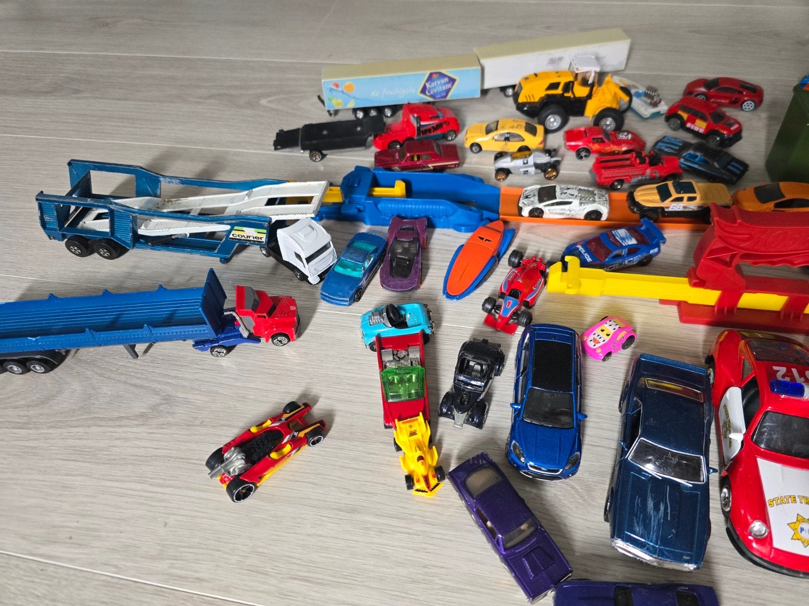 Grote collectie speelgoedauto's en racebanen, Ophalen of Verzenden, Gebruikt