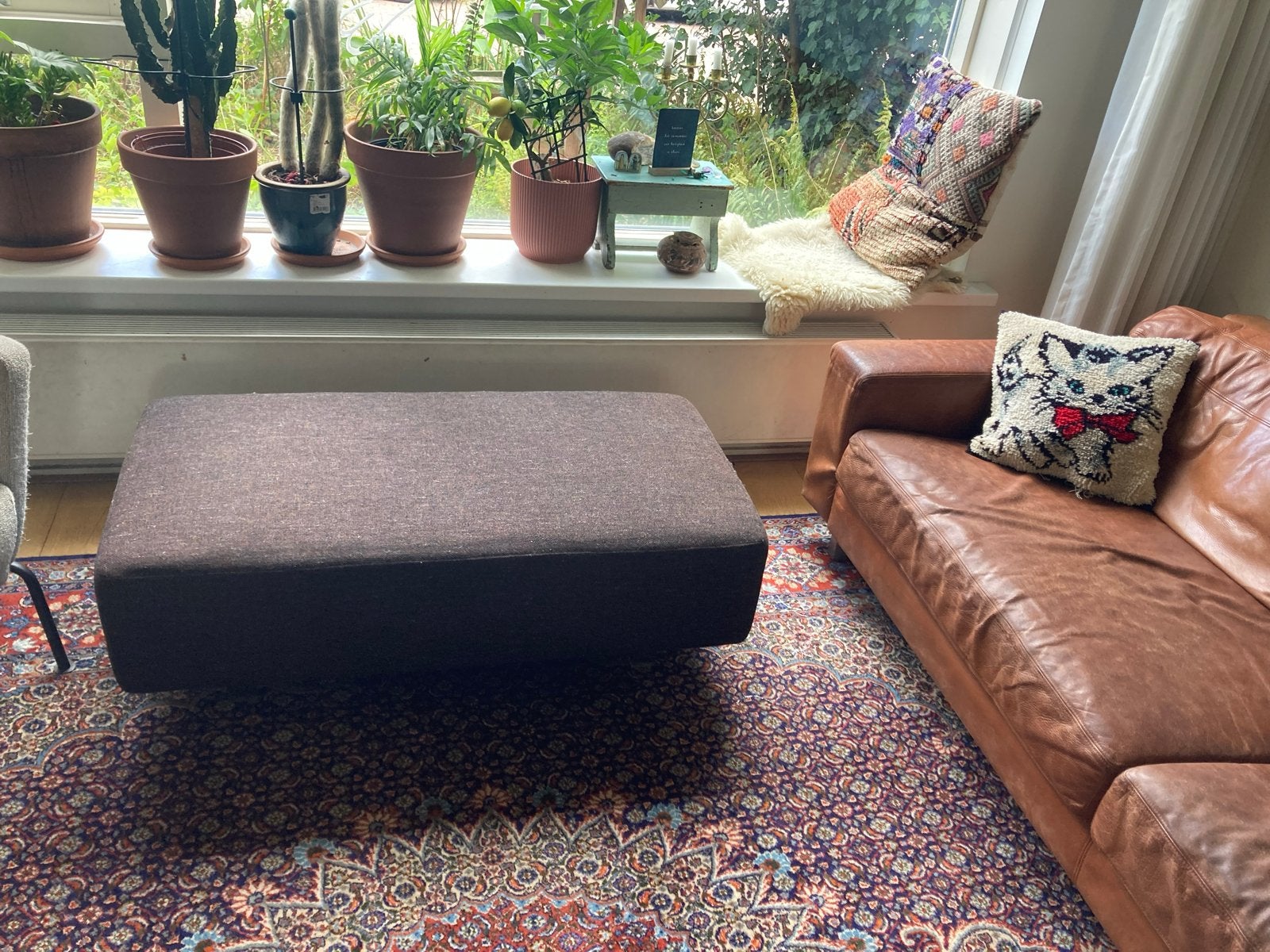 Grote bruine vintage hocker / poef, Ophalen, Gebruikt, 100 tot 125 cm, 75 tot 100 cm