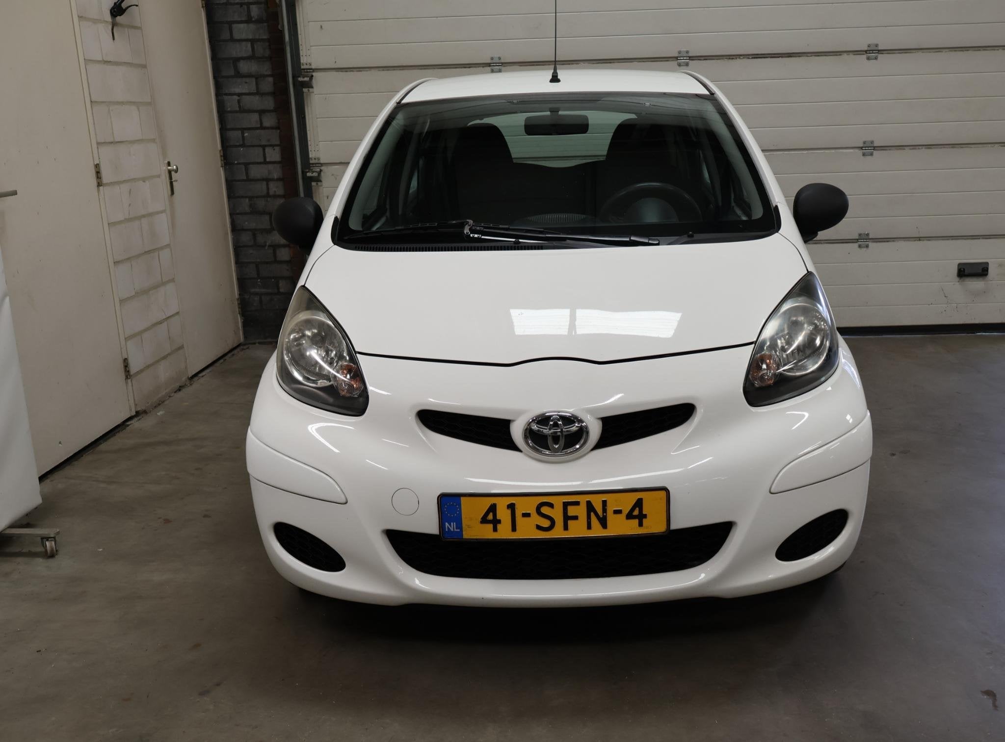 Toyota Aygo 1.0-12V Now NAP 2e eigenaar Airco 12-26 APK, Voorwielaandrijving, Euro 5, Stof, Gebruikt